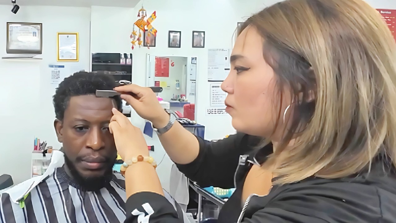 💈 Lady Barber Gave Me a Line Up & Beard Trim That Felt Like Home – Pattaya 🇹🇭