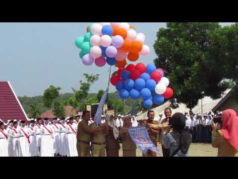 pelepasan-balon-logo-smp-negeri-22-kota-jambi