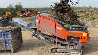 Arjes 250 shredding green waste