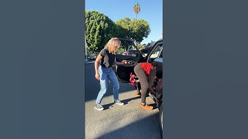 Thumbnail of boyfriend pranks girlfriend! 🤣