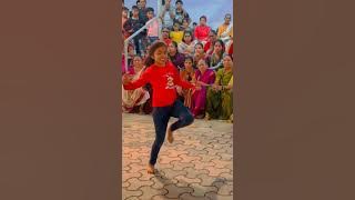 aai ekvira mazi ubhi pathishi hay