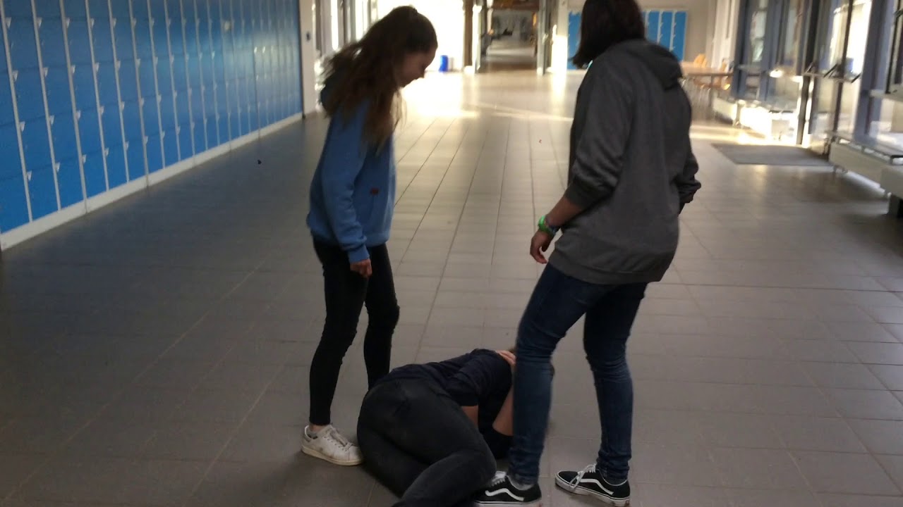 31 Outside - Gymnasium am Silberkamp Peine