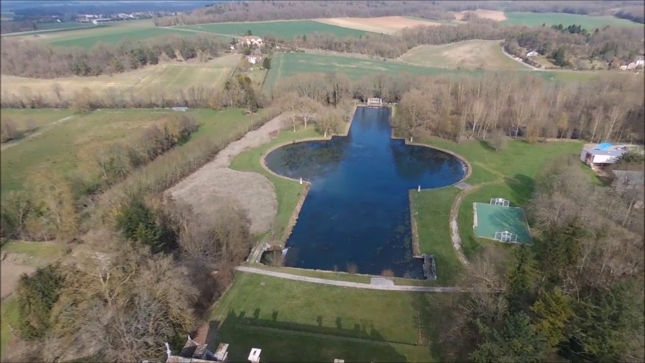 Autour du château CRPF COS Nanteau - Vidéo par drone