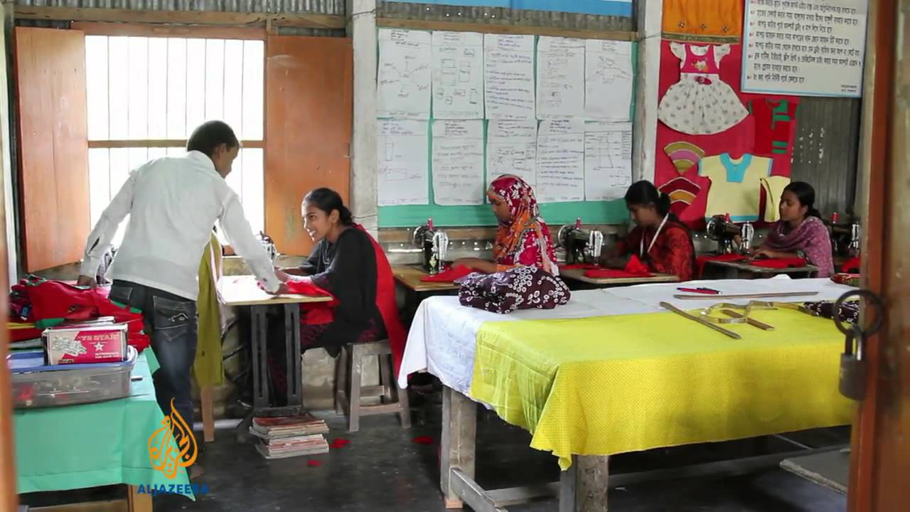 مساعدة المتسربين من المدارس على العودة إلى الدراسة في بنغلاديش