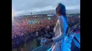 The Darkness - Love Is Only A Feeling - T In The Park - Scotland 7-10-04