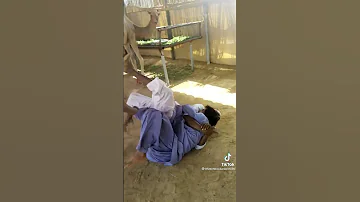 مضاربه بين باكستاني وبين سوادني مين القوي شاهد 