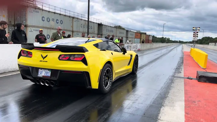 C7 Z06 Vs Challenger Hellcat