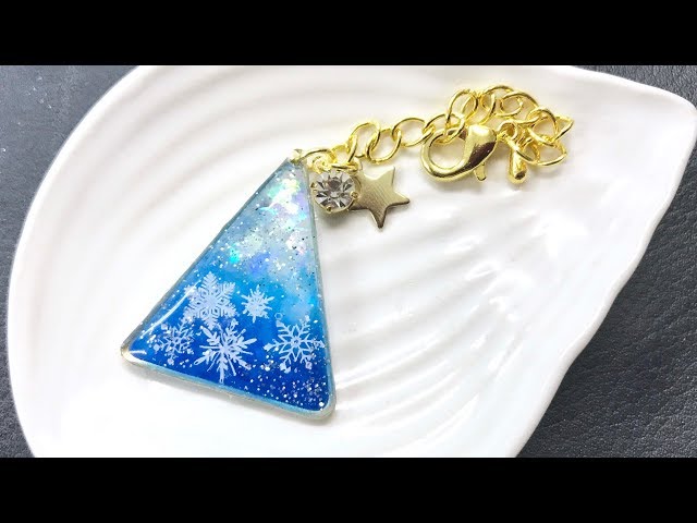 【UVレジン 100均】セリアのスタンピングネイルで雪の結晶チャーム作ってみました！【初心者】resin snow crystl charm