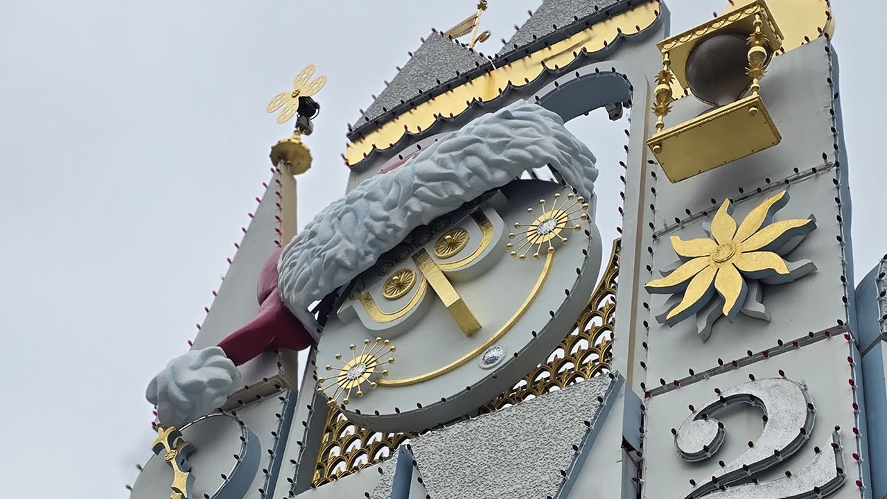 It’s A Small World Holiday Full 4K60 Ride POV | Disneyland Christmas 2025