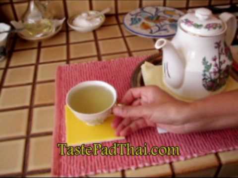 fresh-lemongrass-tea-recipe-with-ginger-(optional)