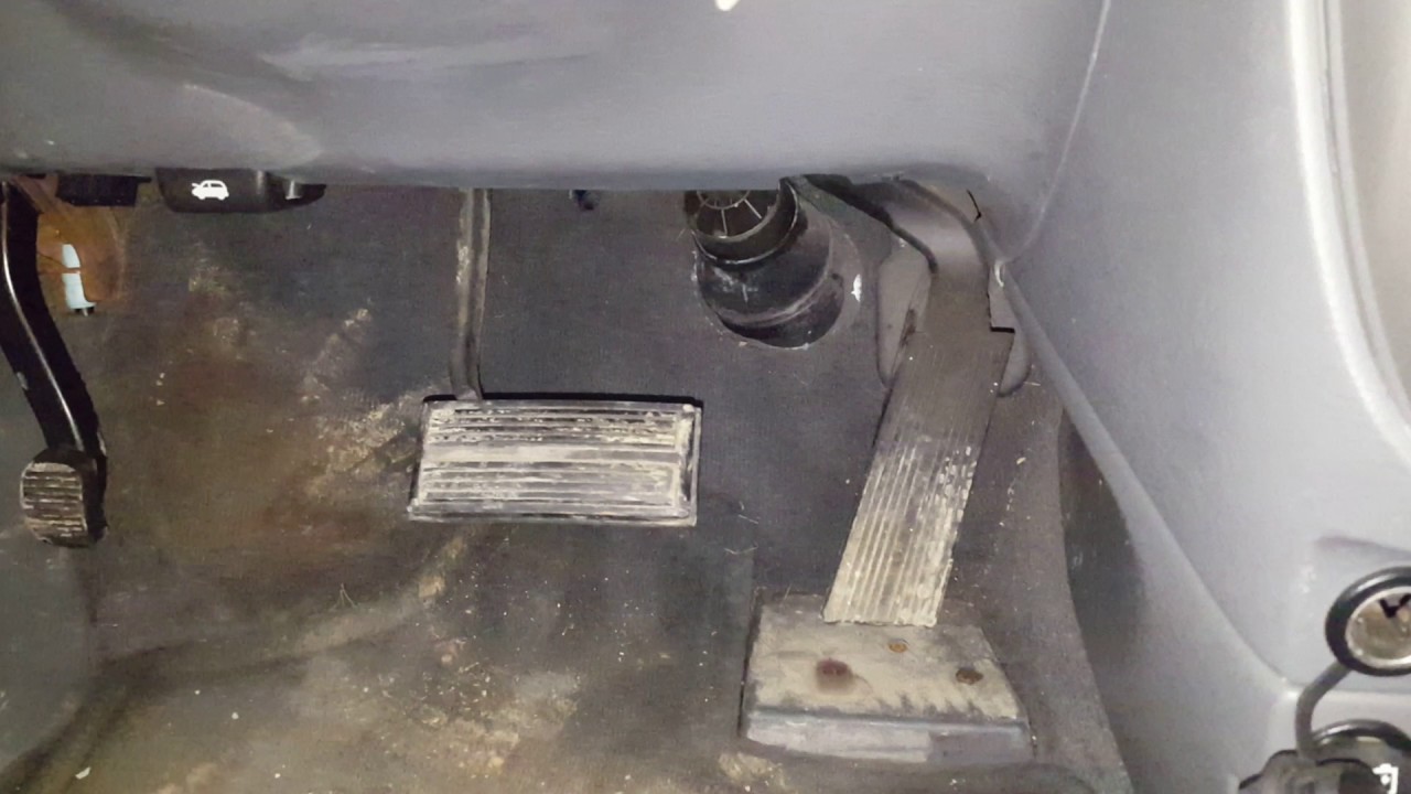 DB0071 2006 CHRYSLER TOWN & COUNTRY LMT ADJUSTABLE GAS AND BRAKE