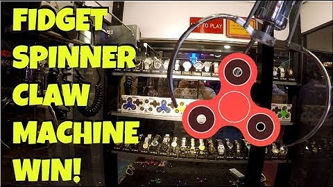 Winning a FIDGET SPINNER in a Claw Machine! Walmart Claw Machine Win Compilation! Arcade Game Wins
