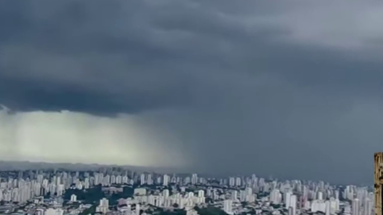 É avião ou Disco Voador (UFO/OVNI)? (Brasil Urgente 16/02/2021)