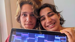My Girlfriend Tries KDE Plasma