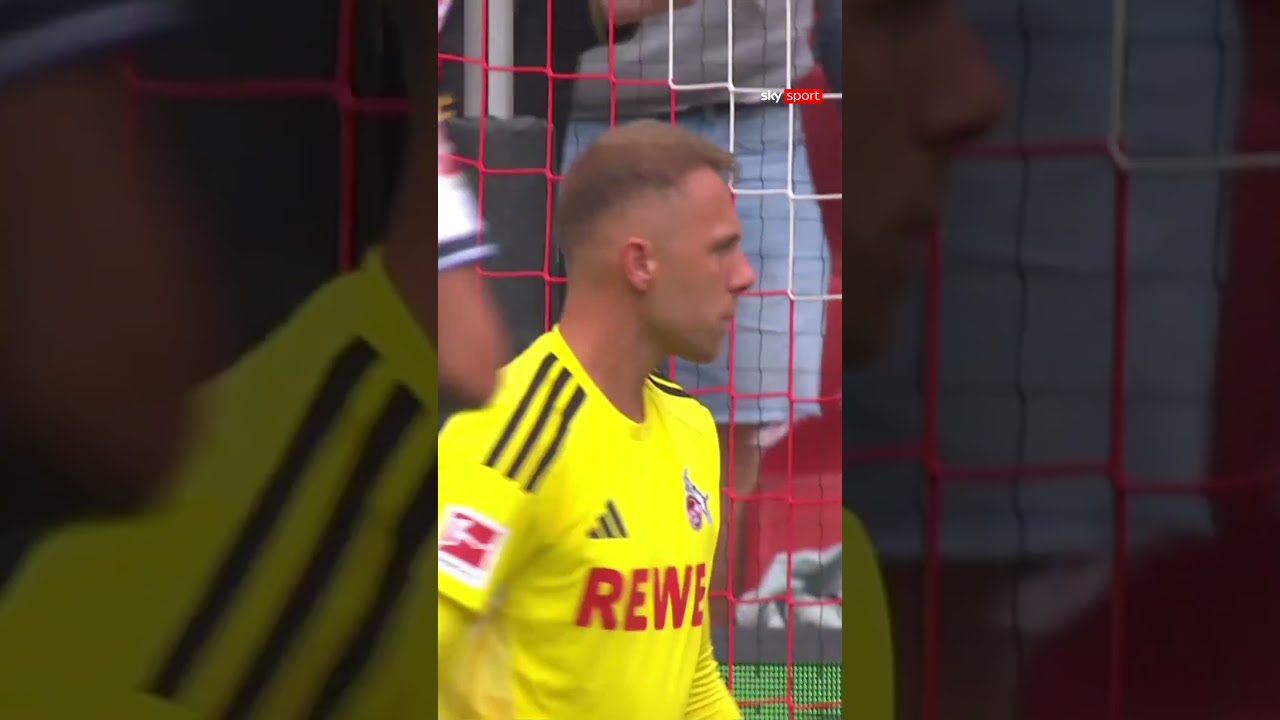 Marvin Schwäbe using his full length for the big save 😳