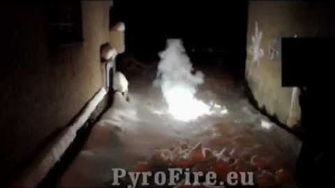 Big white stroboscope (fuse) by PyroFire.eu