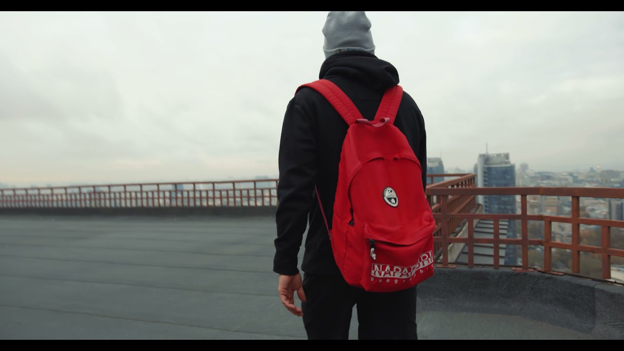 Canon C200 + Sigma 18-35. Handheld