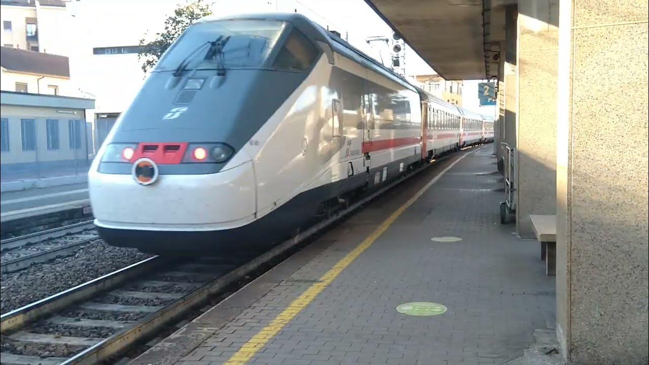 Pawia, stacja kolejowa odjazd pociągu IC 659/Stazione di Pavia, Treno IC 659 YouTube