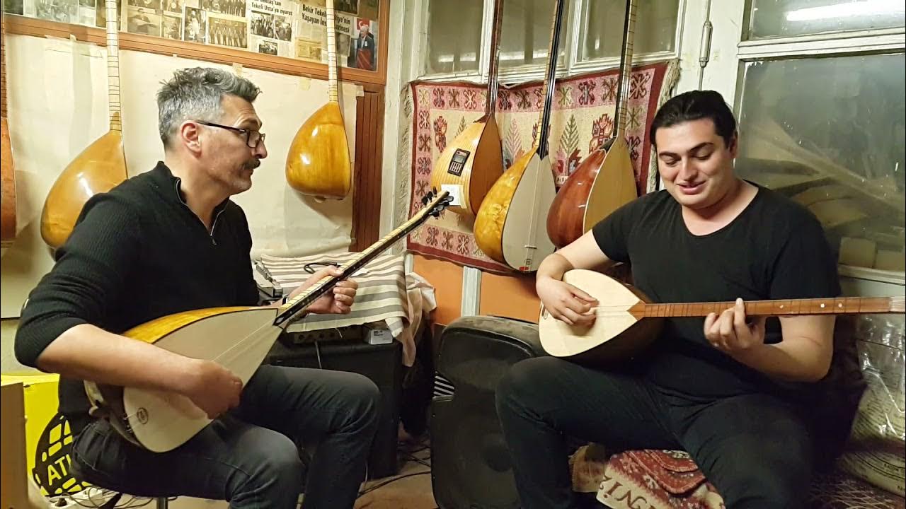 Mete Tafraci ve oglu batuhan.Gir yilanin koynuna icra ediyor