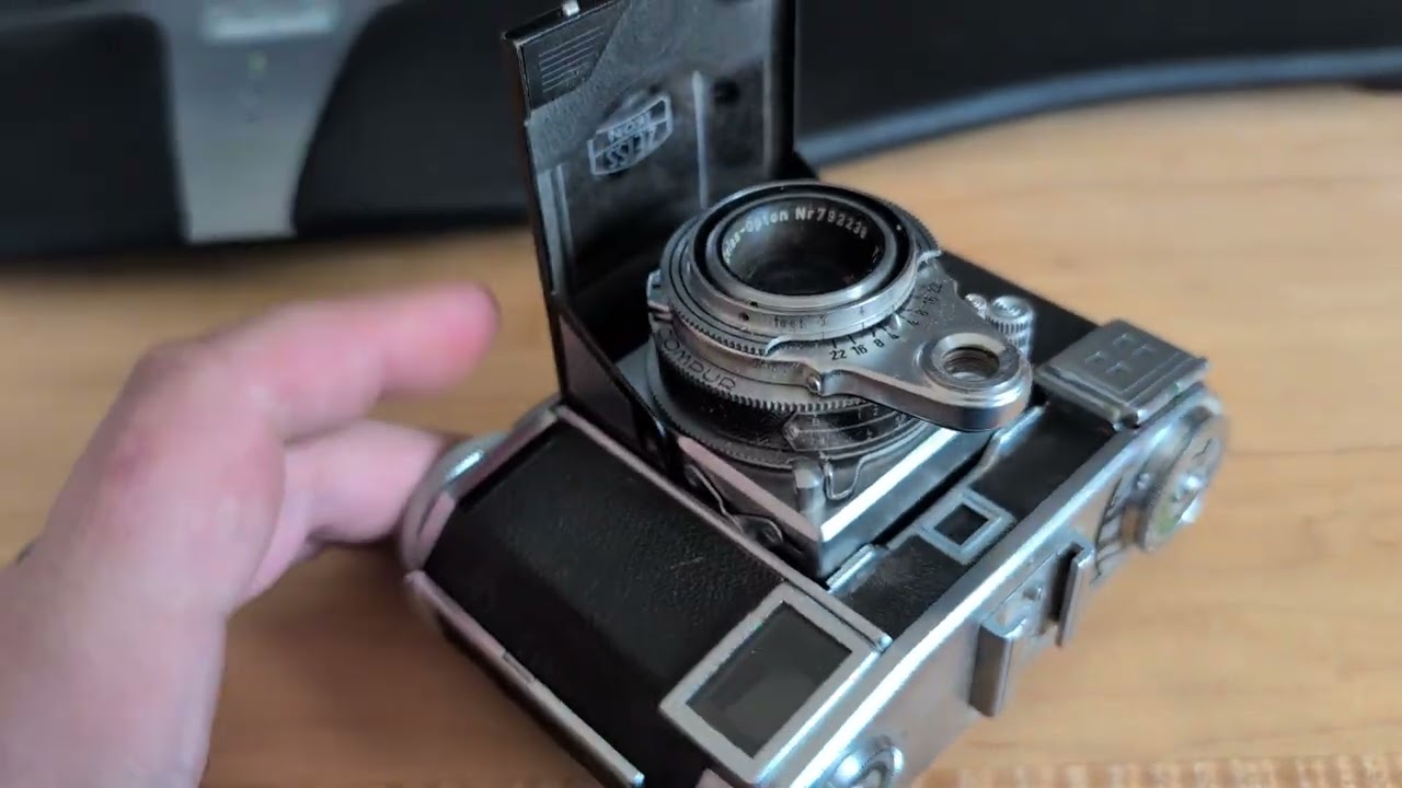 Zeiss Ikon Contessa Flip Open - YouTube
