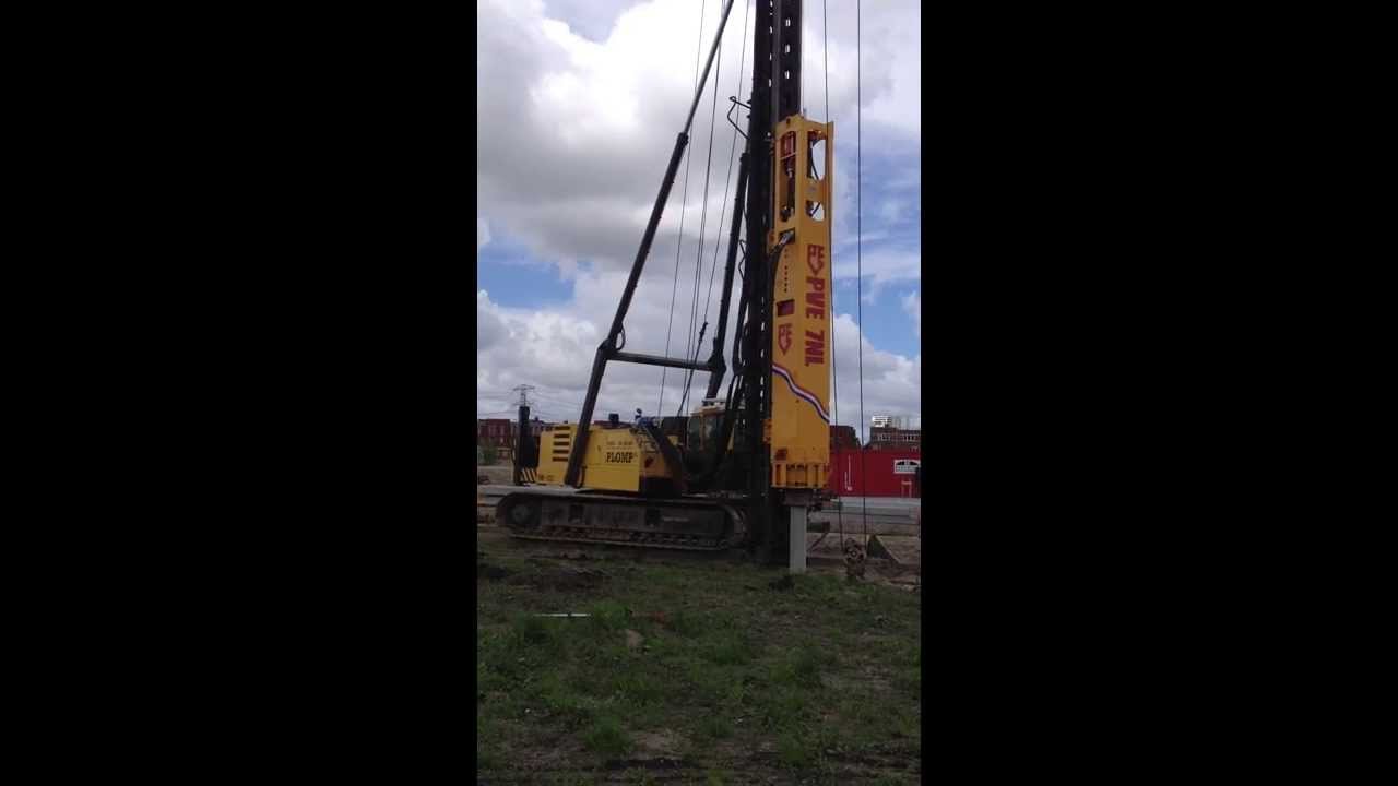 PVE 50PR with PVE 7NL driving concrete piles 1.3 IMG 0088