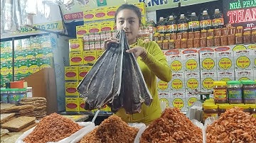 Chợ bà Rịa , khu vực bán các loại khô thủy hải sản .