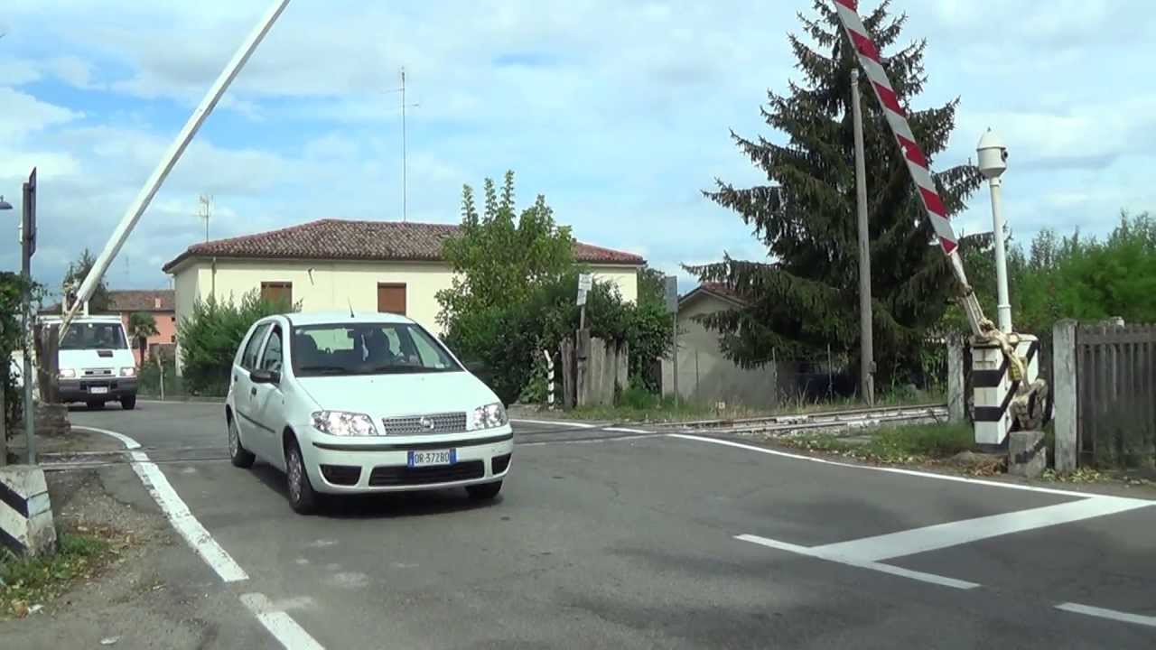 Passaggio a livello di via Bagnarolo - Massalombarda (RA) / Level Crossing / Passage à niveau / 踏切