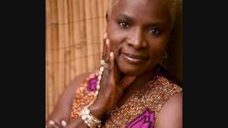 Angelique Kidjo - 'Logozo' chords