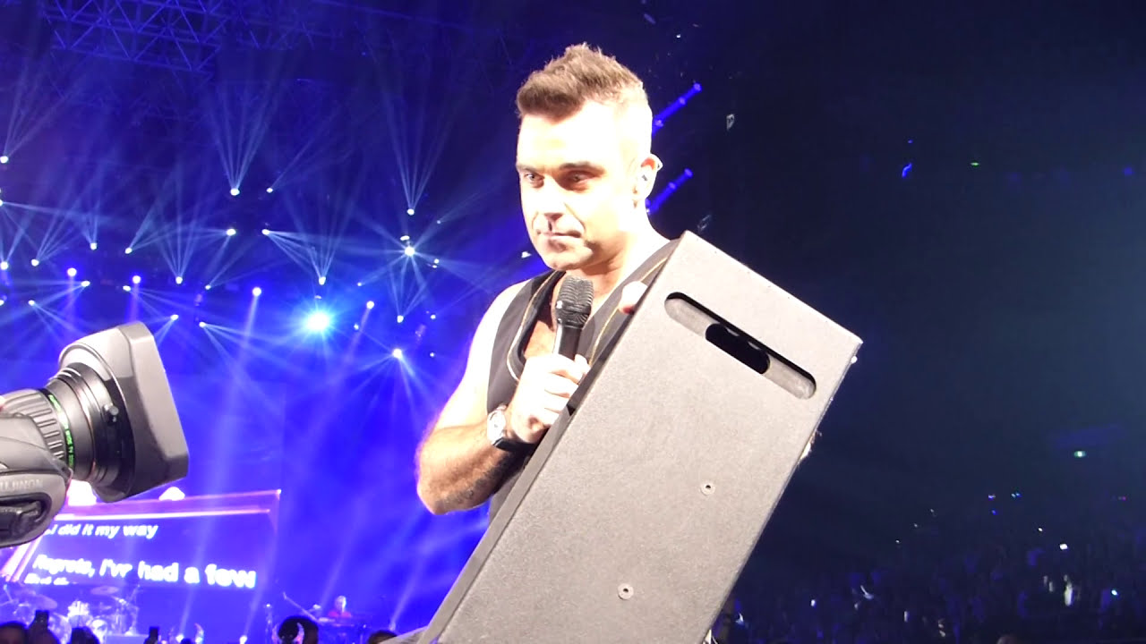 Robbie Williams - My Way 23rd Oct 2014 Melbourne - Kylee & Nicole - YouTube