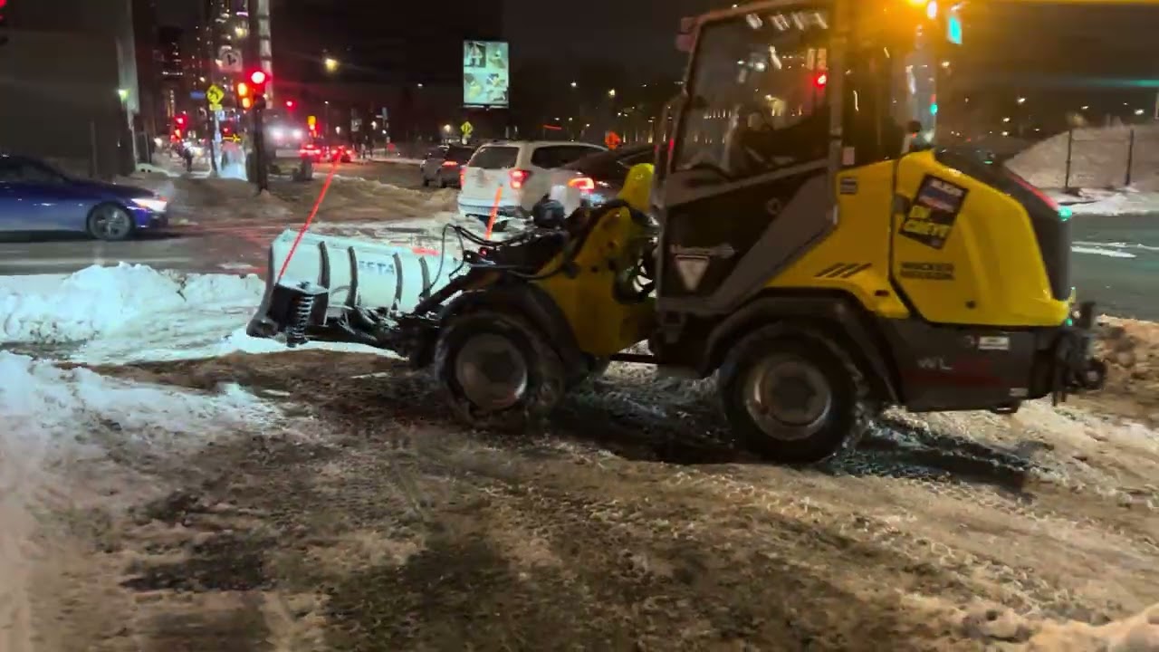 The best snow clearing done in all of North America,is done in #Montreal #snow #canada 