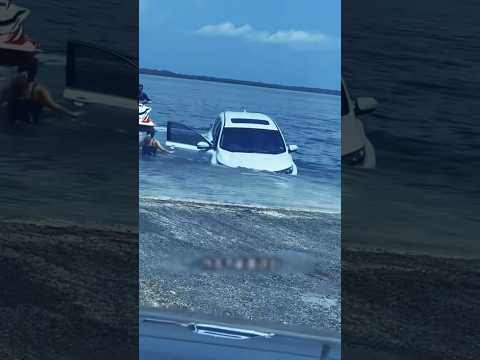 😳Машина решила утопиться без согласия водителя