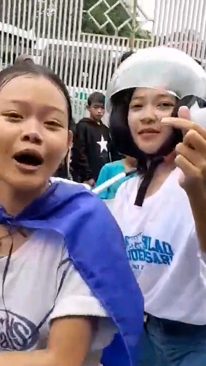Bobotoh Persib 'Hallo Gaes Persib Juara Bapa Aing Kawin Deui'