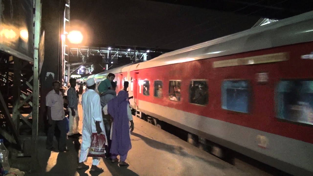 GREAT OFFLINK -- STUNNING GMO WAG-9 ENGINE WITH 09005 RAJDHANI EXPRESS SPECIAL