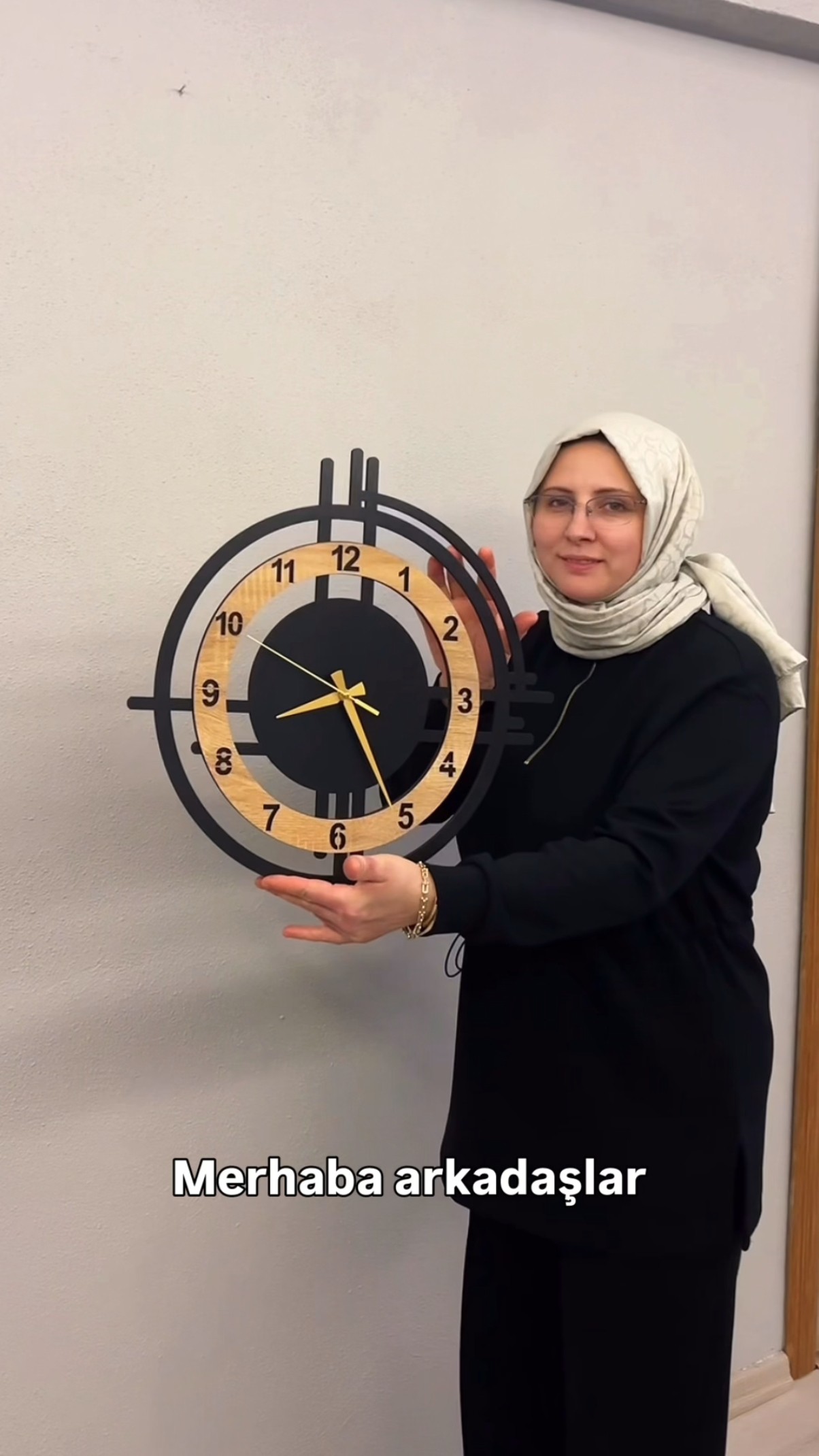 Sonoma Renkli 48 cm Boyutunda Işıklı Modern Ev Duvar Saati