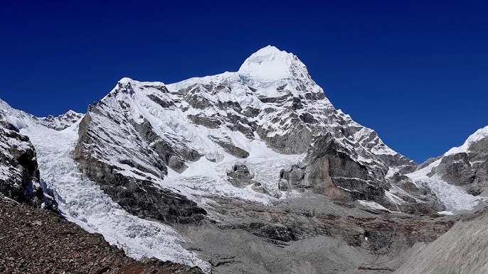 Gunung Sumantri: Pemandangan Menakjubkan dari Puncak Tertinggi di Pegunungan Papua
