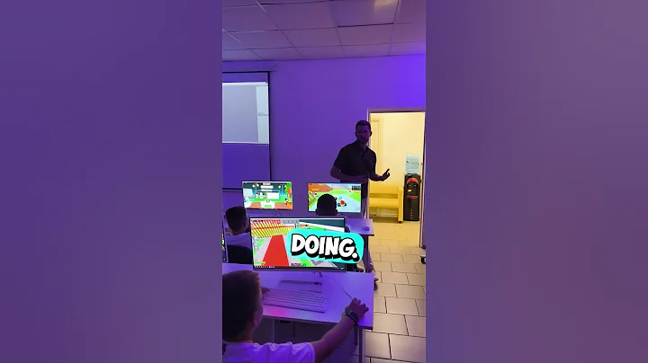 They Were Secretly Playing Roblox In School 😳 (@kupriandro/TT)