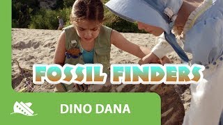 Dino Dana Fossil Finders Episode Promo Michela Luci, Saara Chaudry, Nicola Correia-Damude