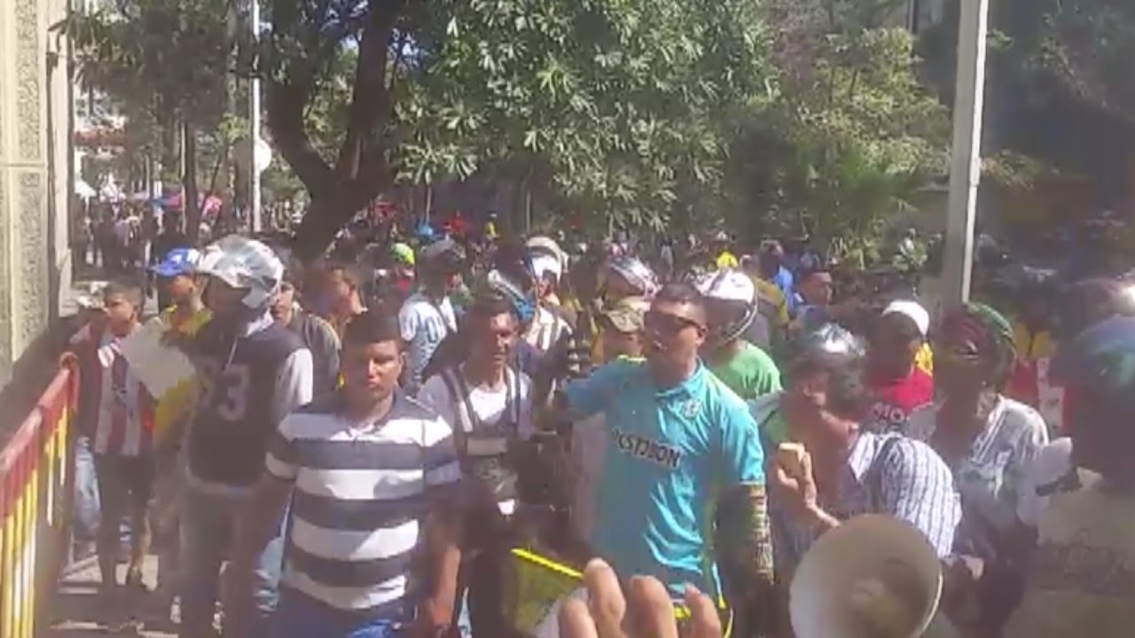 Mototaxistas protestan por decreto que prohíbe parrillero riohacha trabajos