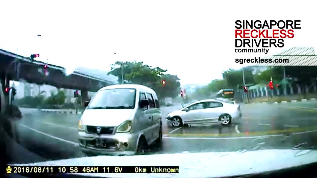 [SRD Community] Woodlands Ave 10 Junction Accident YouTube