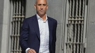 Luis Rubiales, détenu par la police à son arrivée à l'aéroport de Madrid