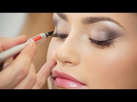 Vidéo: Comment Faire Du Maquillage Gris