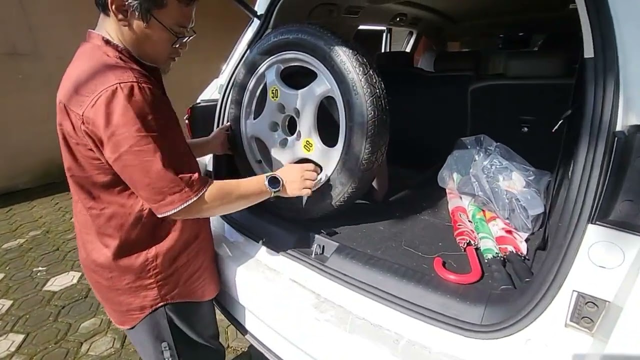 Ban Serep untuk BYD M6