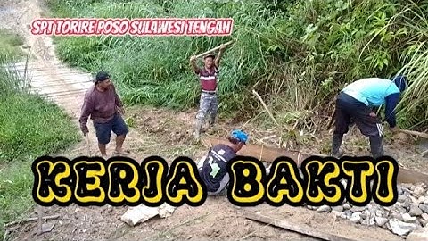 SEMANGAT GOTONG ROYONG WARGA TRANSMIGRASI BARU MEMPERBAIKI JALAN RUSAK