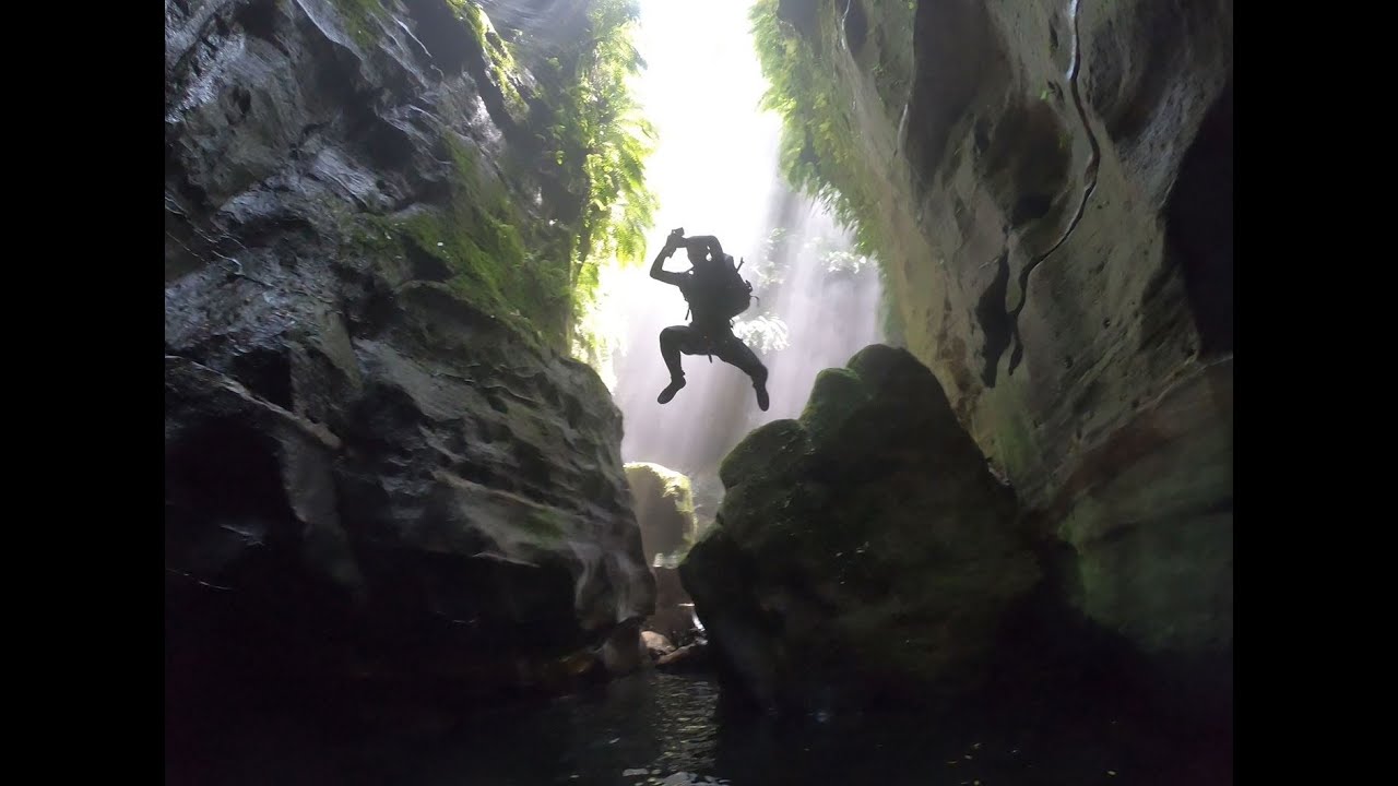 Claustral Canyon Blue Mountains Australia. YouTube