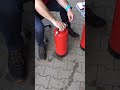 Feuerlöscher befüllen 🧯 #brand #wasser #brandschutz #feuerlöscher #feuer #fy #fire #löschen #fyp