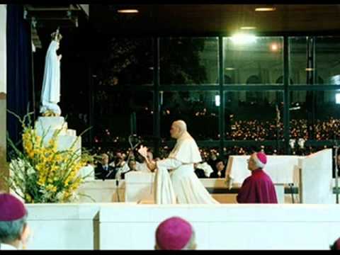 Dino Meira - Homem Vestido de Branco (Papa Joao Pa...