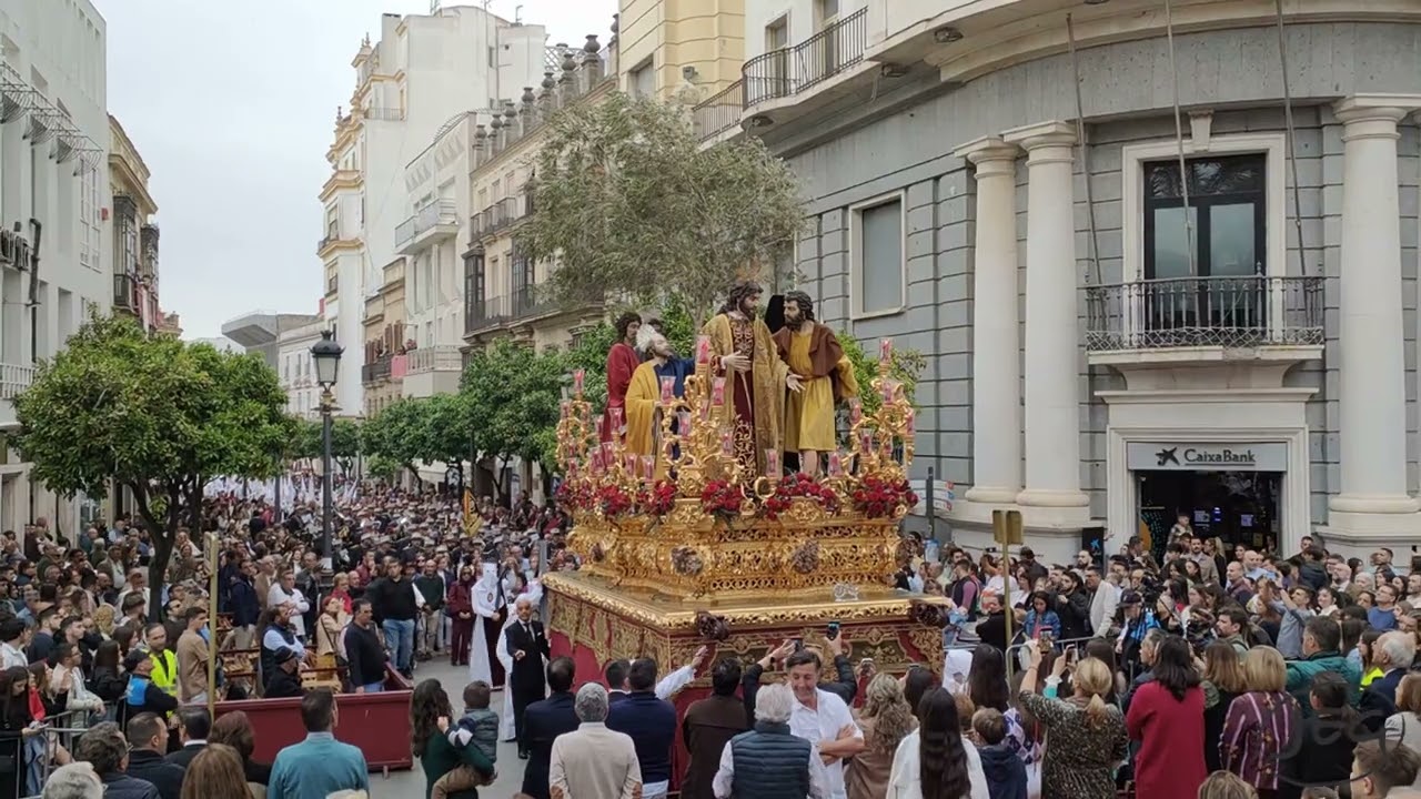 Santísimo Cristo de la Clemencia por la Plaza del Arenal Jerez de la Frontera 2023