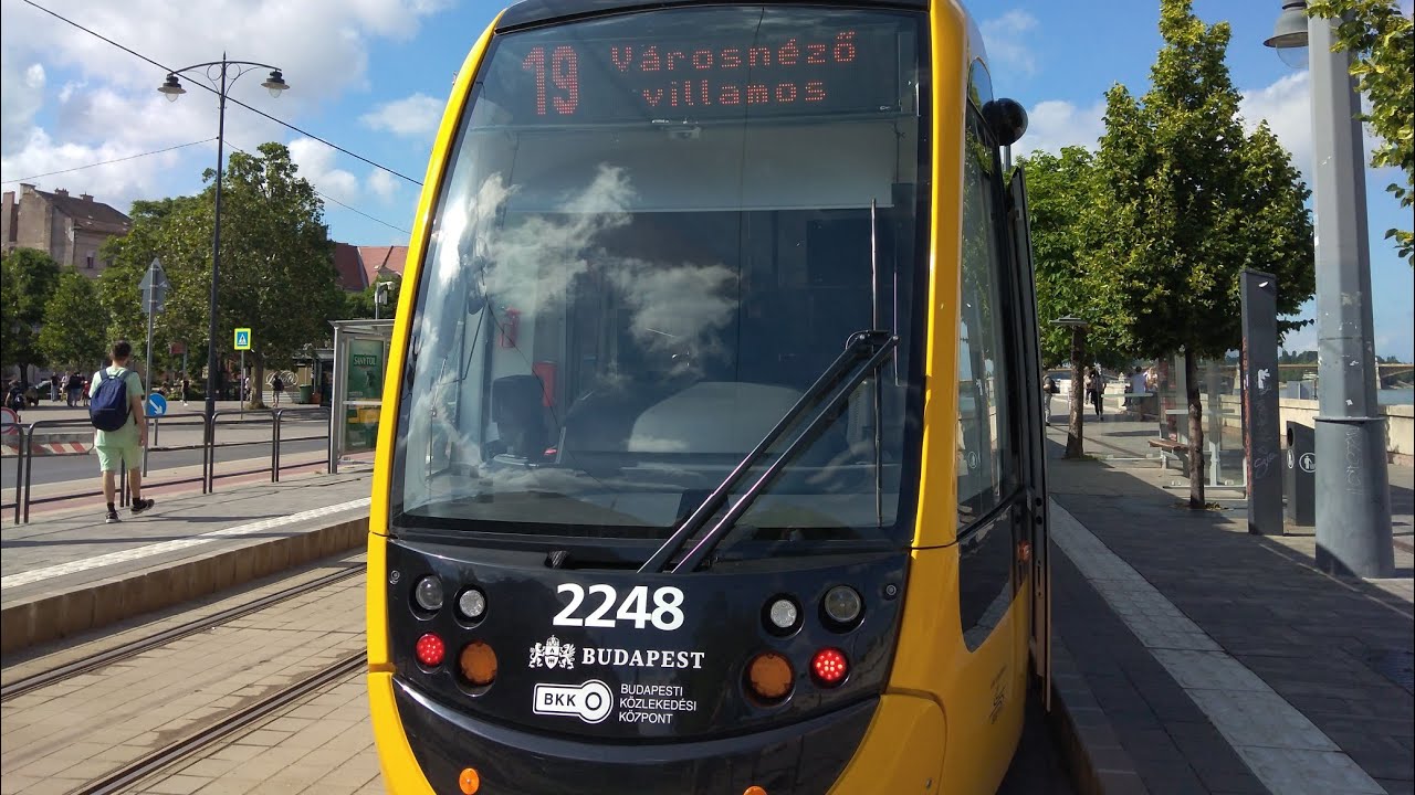 VÁROSNÉZŐ VILLAMOS közlekedik mától Budán? A Tátrán is tesztelik az ÖNVEZETŐ rendszert! |OFMRS S4E45