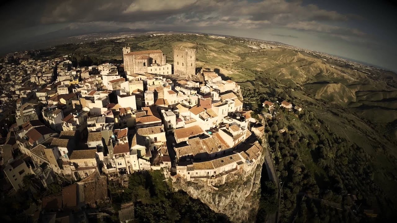 Medioevale di Motta S. Anastasia Sicily YouTube Medioevale di Motta S. Anastasia Sicily YouTube