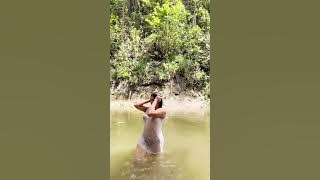 LAGI MANDI DISUNGAI 18 